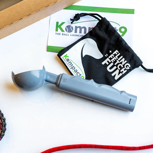 Kompact 9 Retractable Ball Thrower for Dogs - with tennis ball